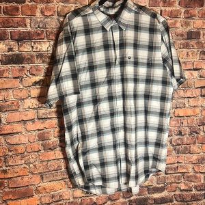 Men’s XL Quicksilver plaid short sleeve button down shirt.